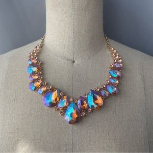 ❤️Stunning Statement Necklace with Iridescent Teardrop Stones✨❤️